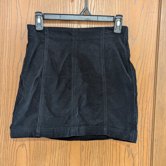 Free People- Black Corduroy High Rise Mini Skirt-Size 4 - Picture 1 of 3